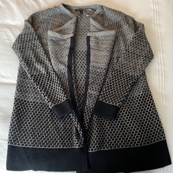 Banana Republic oversized black and grey sweater - Picture 2 of 3
